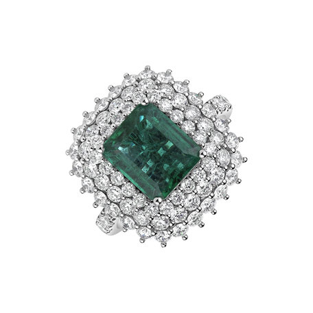 Diamond ring with Emerald Wonder Princess