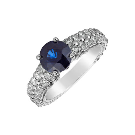 Diamond ring with Sapphire Prewdence
