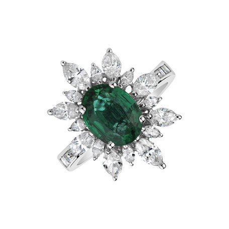 Diamond ring with Emerald Emerald Queen