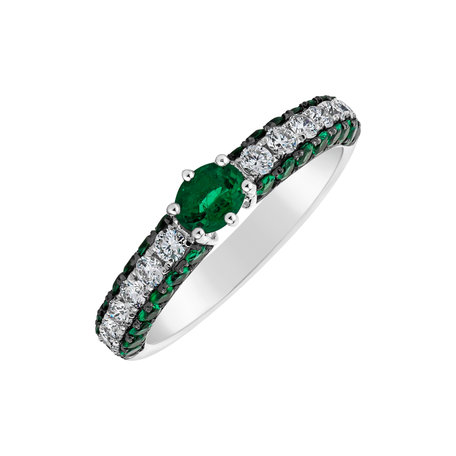 Diamond ring with Emerald The Emerald Way