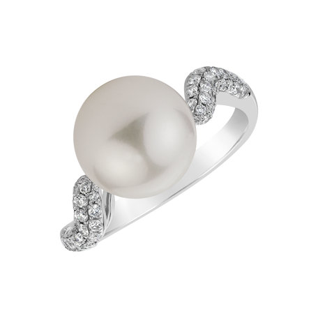 Diamond ring with Pearl Purity of Water