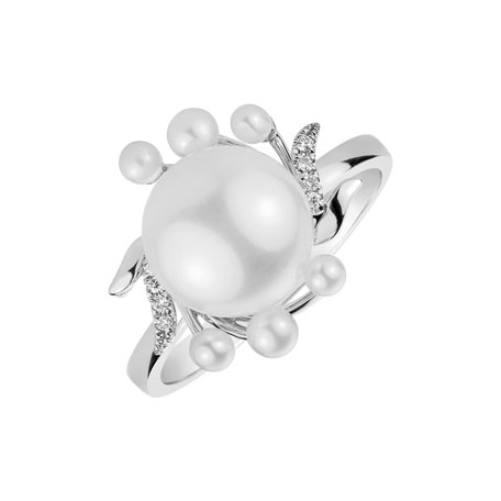 Diamond ring with Pearl Nymph Secret