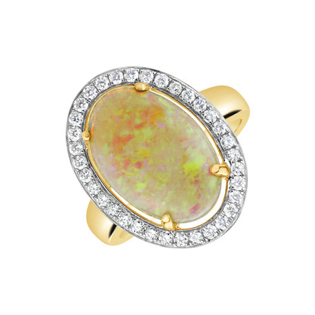 Diamond ring with Opal Mali