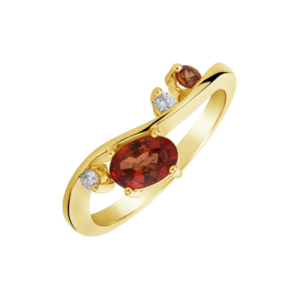 Diamond ring with Sapphire Rosewood
