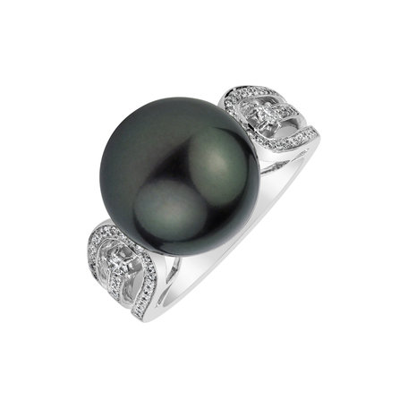 Diamond ring with Pearl Eos
