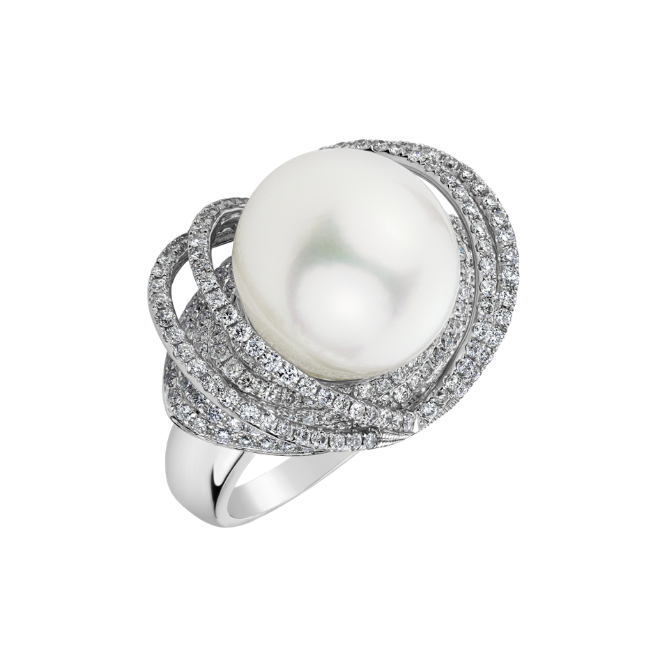 Diamond ring with Pearl Oakley