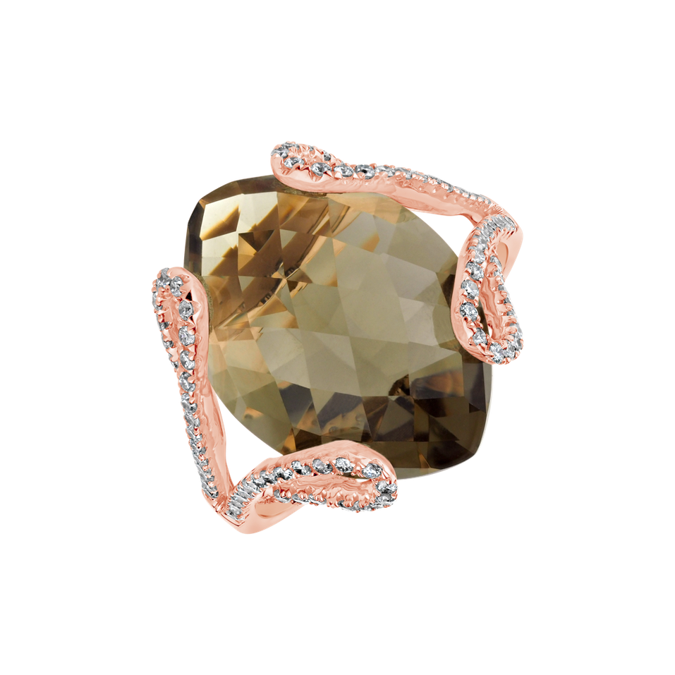 Diamond ring with Quartz Wanderer