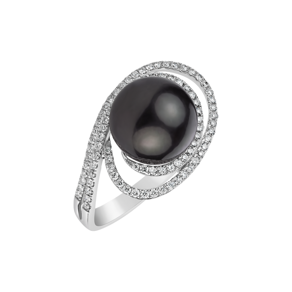 Diamond ring with Pearl Dylan