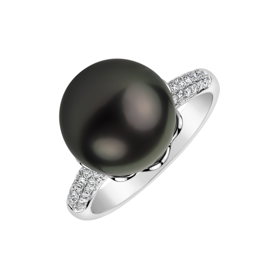 Diamond ring with Pearl Parinaz