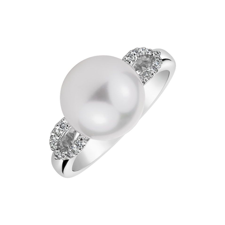 Diamond ring with Pearl Secret of the Ocean