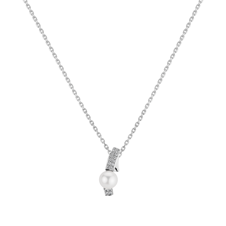 Diamond pendant with Pearl Chanson