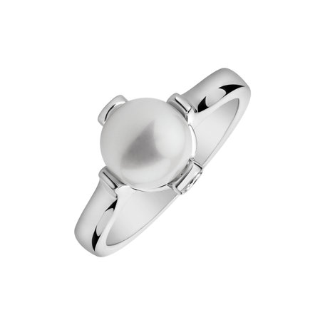 Diamond ring with Pearl Pulydamas