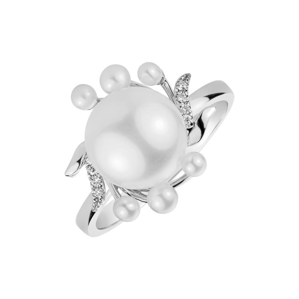 Diamond ring with Pearl Nymph Secret