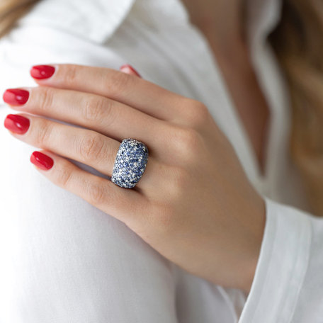 Diamond ring with Sapphire Star Kingdom