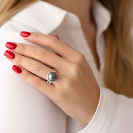 Diamond ring with Pearl Keres