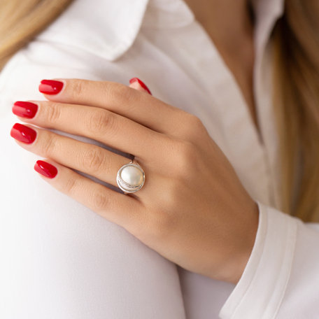 Diamond ring with Pearl Posidonia Hope