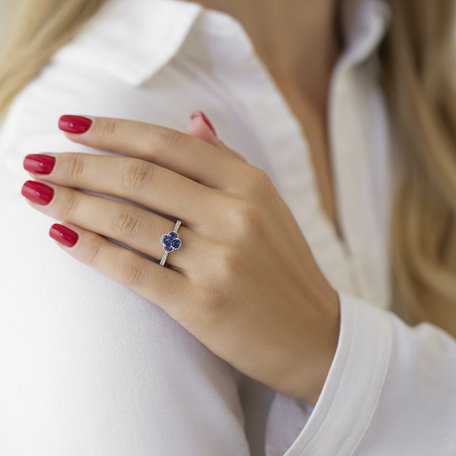 Diamond ring with Sapphire Beatrix