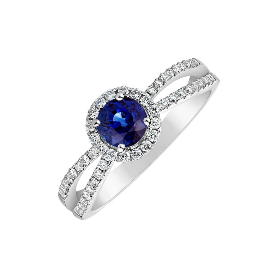 Diamond ring with Sapphire Carmella
