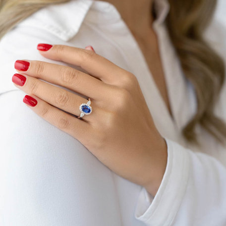 Diamond ring with Sapphire Grand Glamour