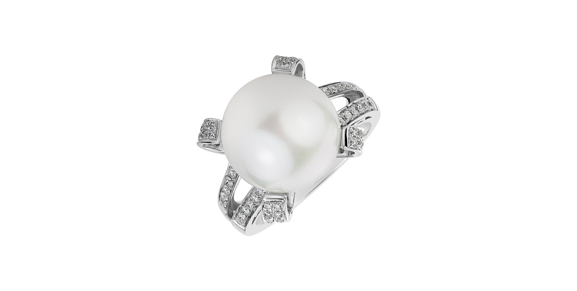 Diamond ring with Pearl Sea Valley