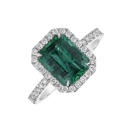 Diamond ring with Emerald Aleen
