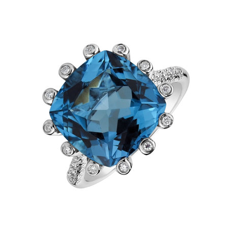 Diamond ring with Topaz Walda
