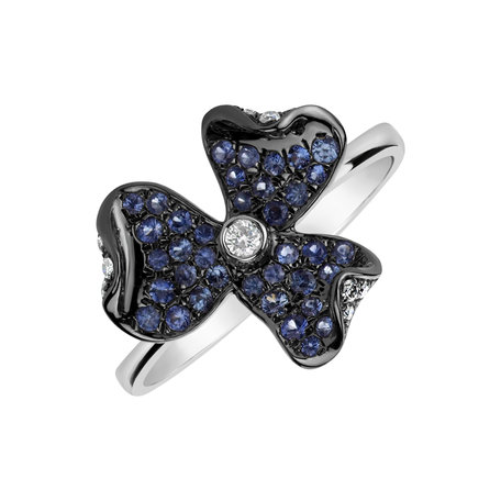 Diamond ring with Sapphire Beauty Petals