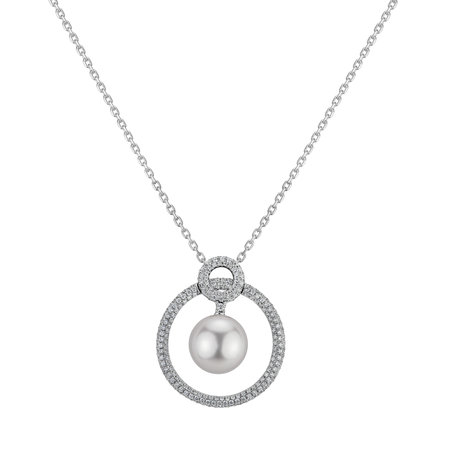 Diamond pendant with Pearl Olulig