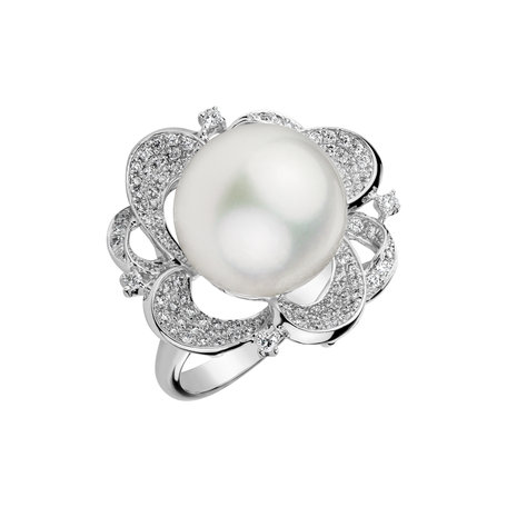 Diamond ring with Pearl Caribbean Secret