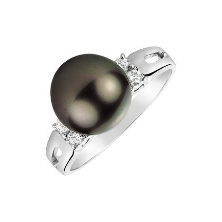 Diamond ring with Pearl Fellow