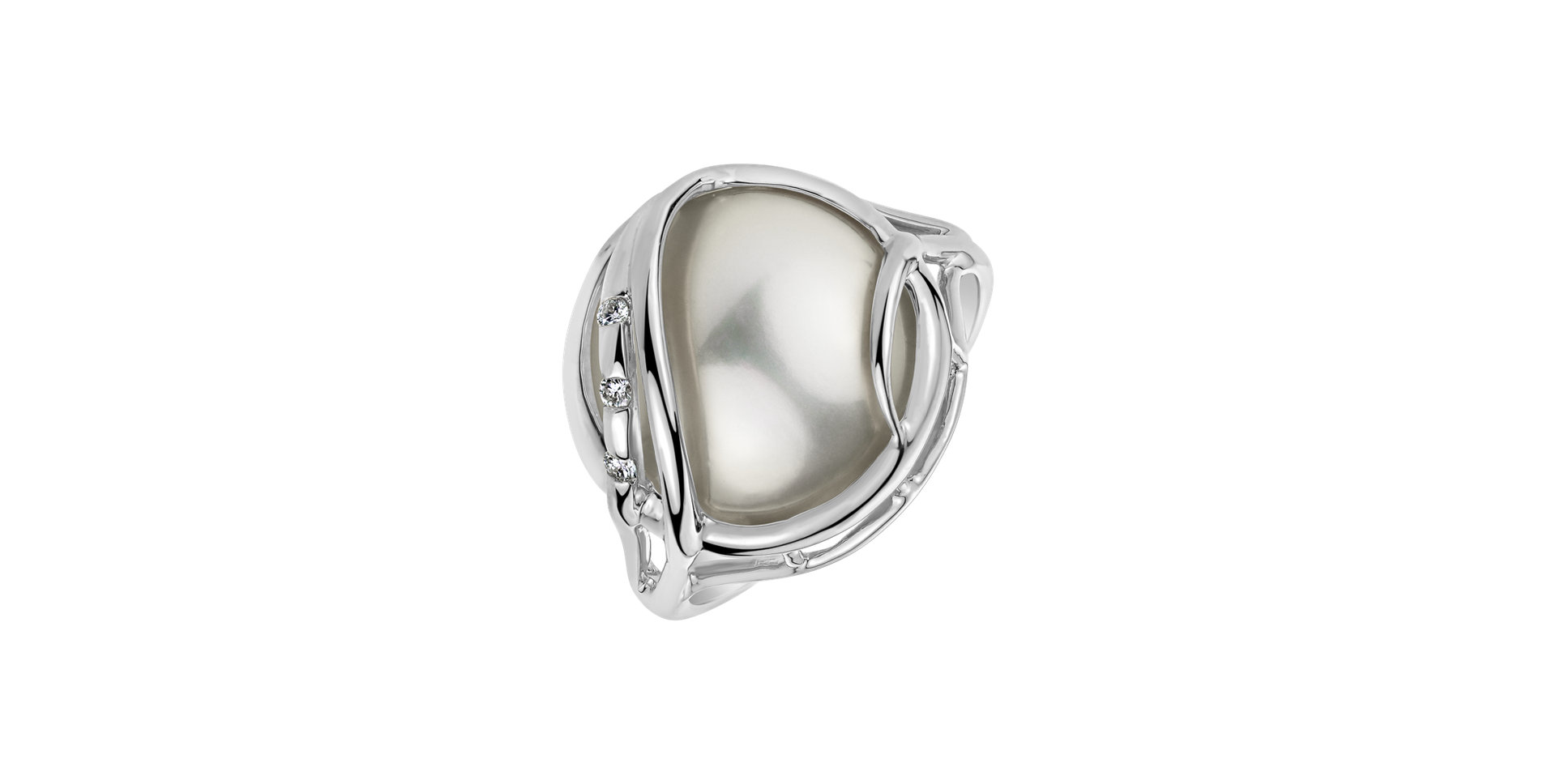Diamond ring with Pearl Magnificent Pearl