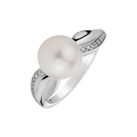 Diamond ring with Pearl Pacific Delight