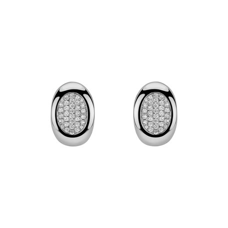 Diamond earrings Magnetizing