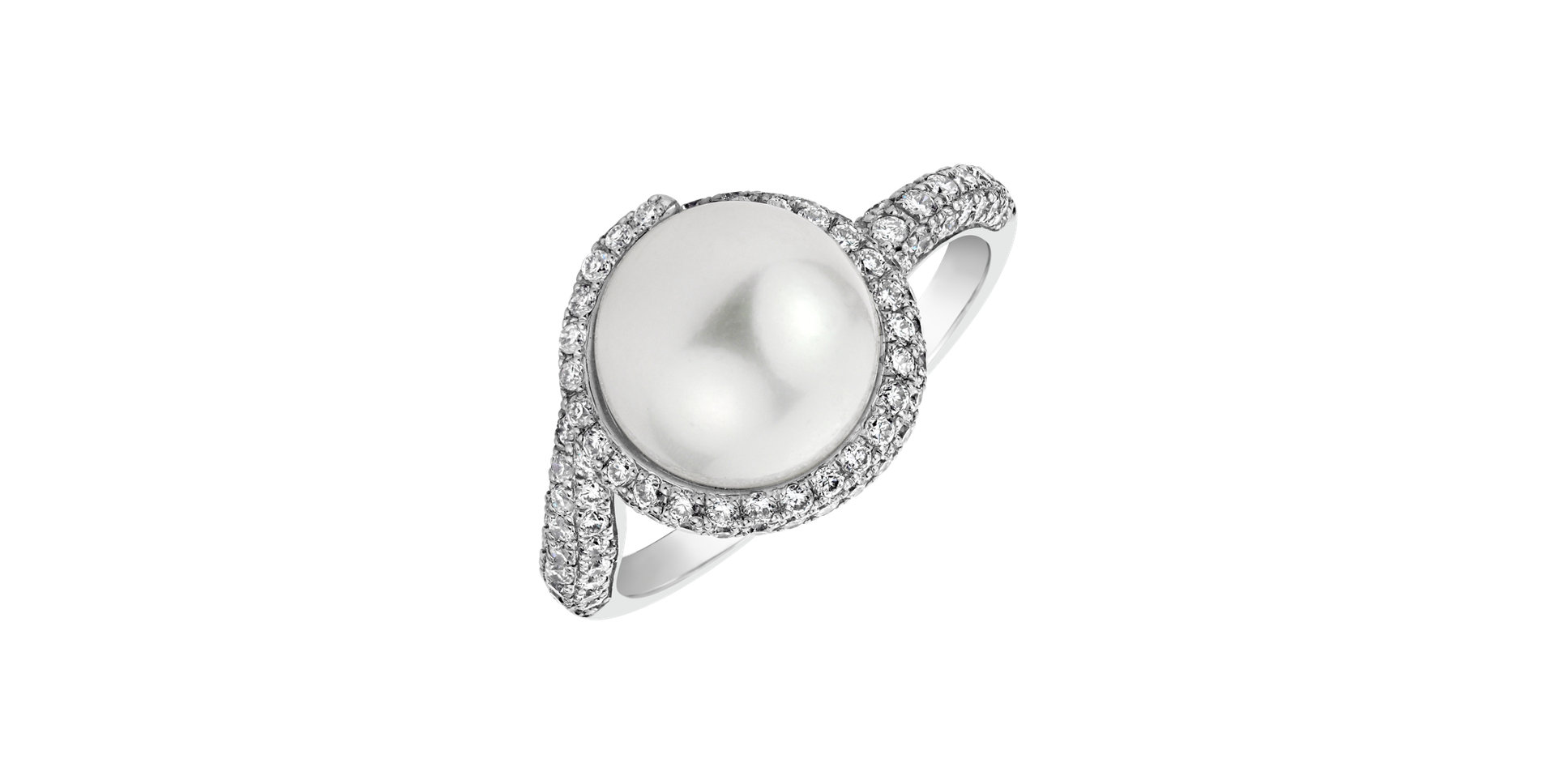 Diamond ring with Pearl Marine