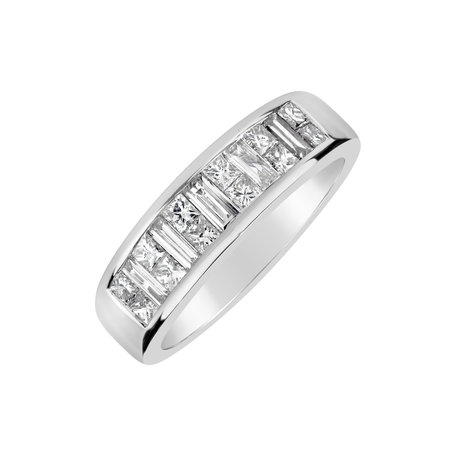 Diamond ring Avery