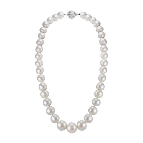 Diamond necklace with Pearl Shui