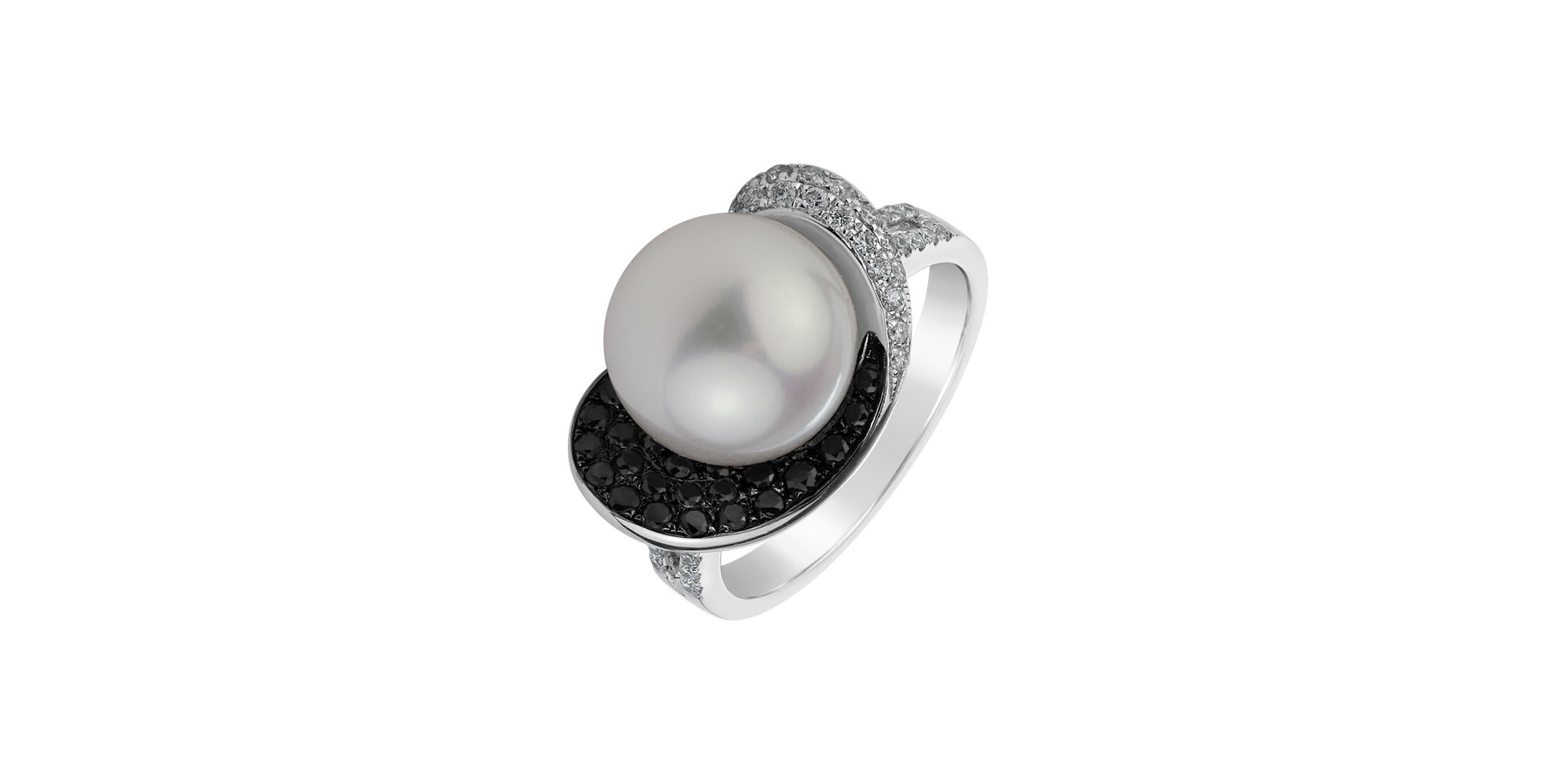 Ring with black and white diamonds and Pearl Cruell Pearl
