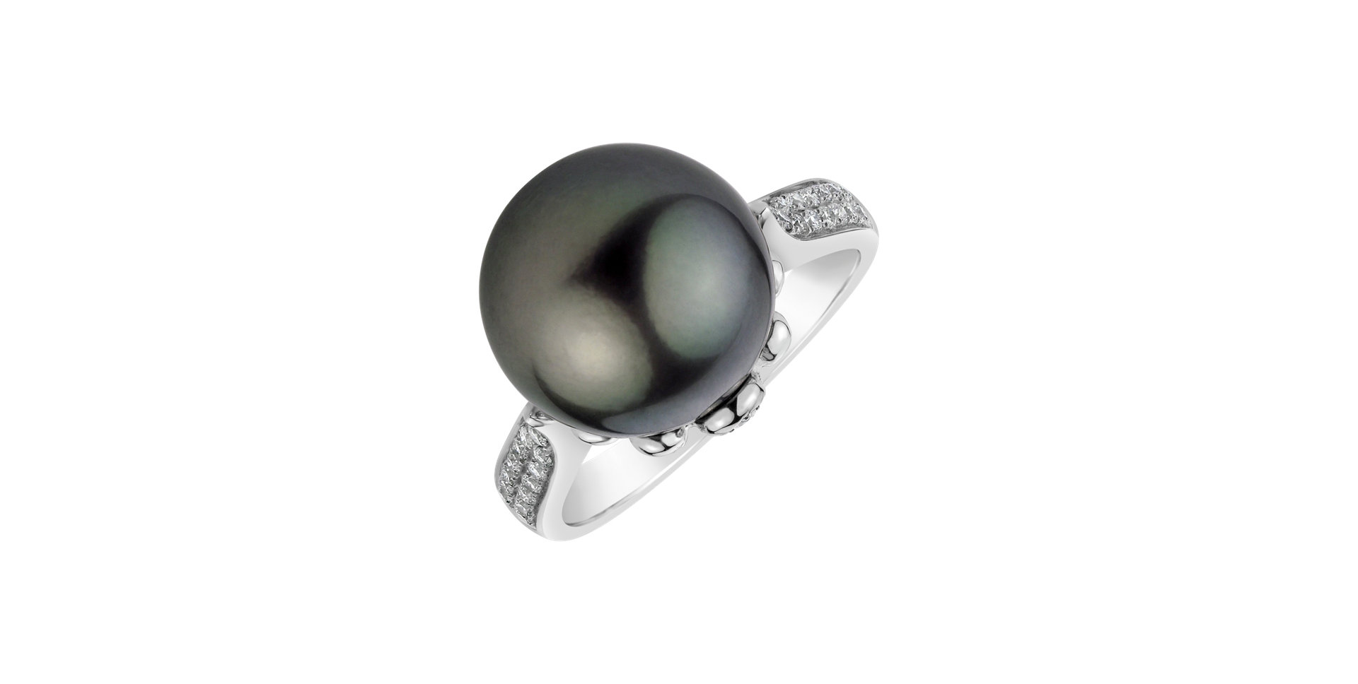 Diamond ring with Pearl Oayth
