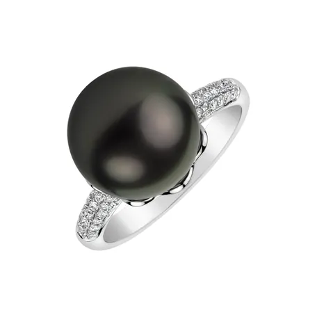 Diamond ring with Pearl Parinaz