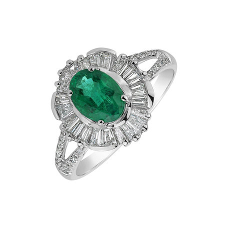 Diamond ring with Emerald Pristine Nobility