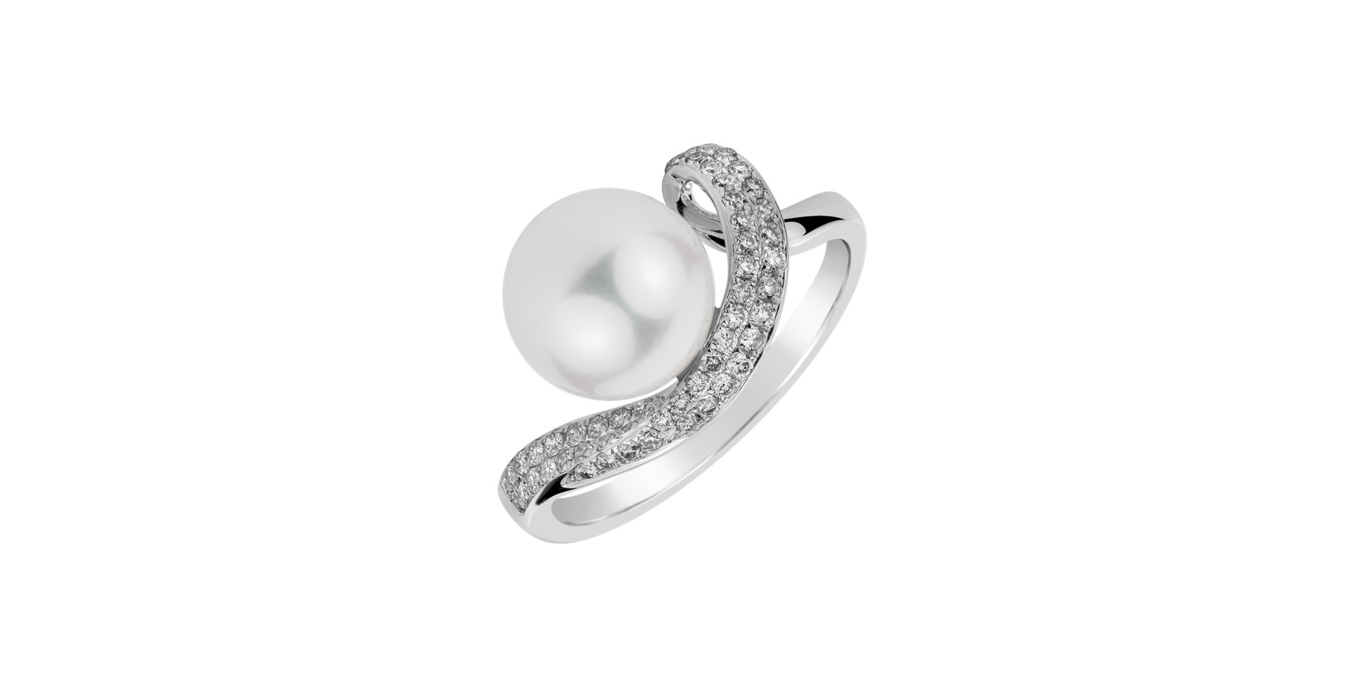 Diamond ring with Pearl White Lagoon