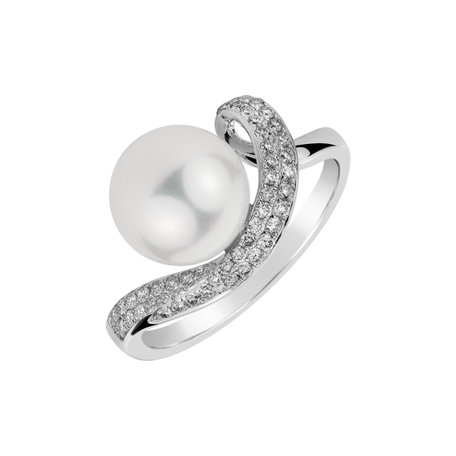 Diamond ring with Pearl White Lagoon
