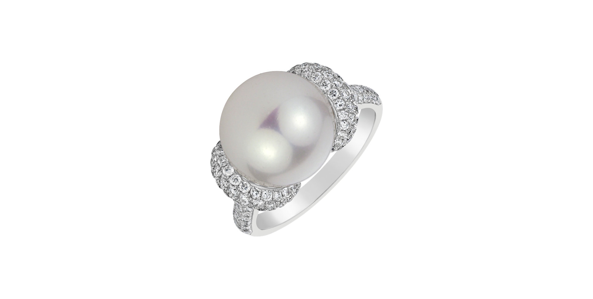 Diamond ring with Pearl Reflection of Depth