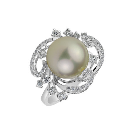 Diamond ring with Pearl No Suprises