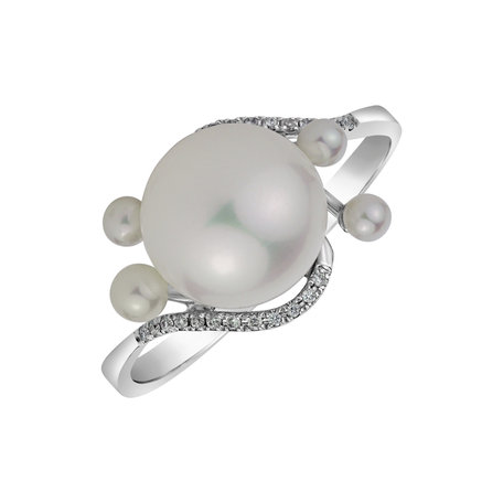 Diamond ring with Pearl Sensible Pearls