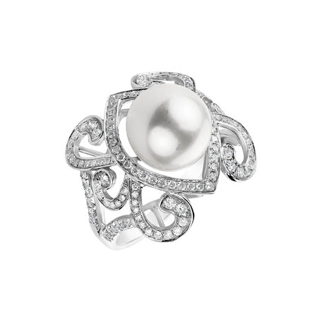 Diamond ring with Pearl White Countess