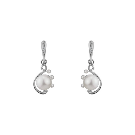 Diamond earrings with Pearl Nymph Touch