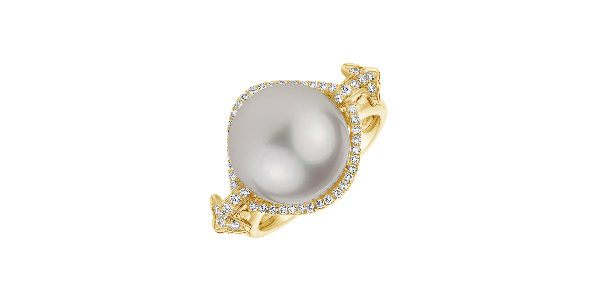 Diamond ring with Pearl Madame Tusaud