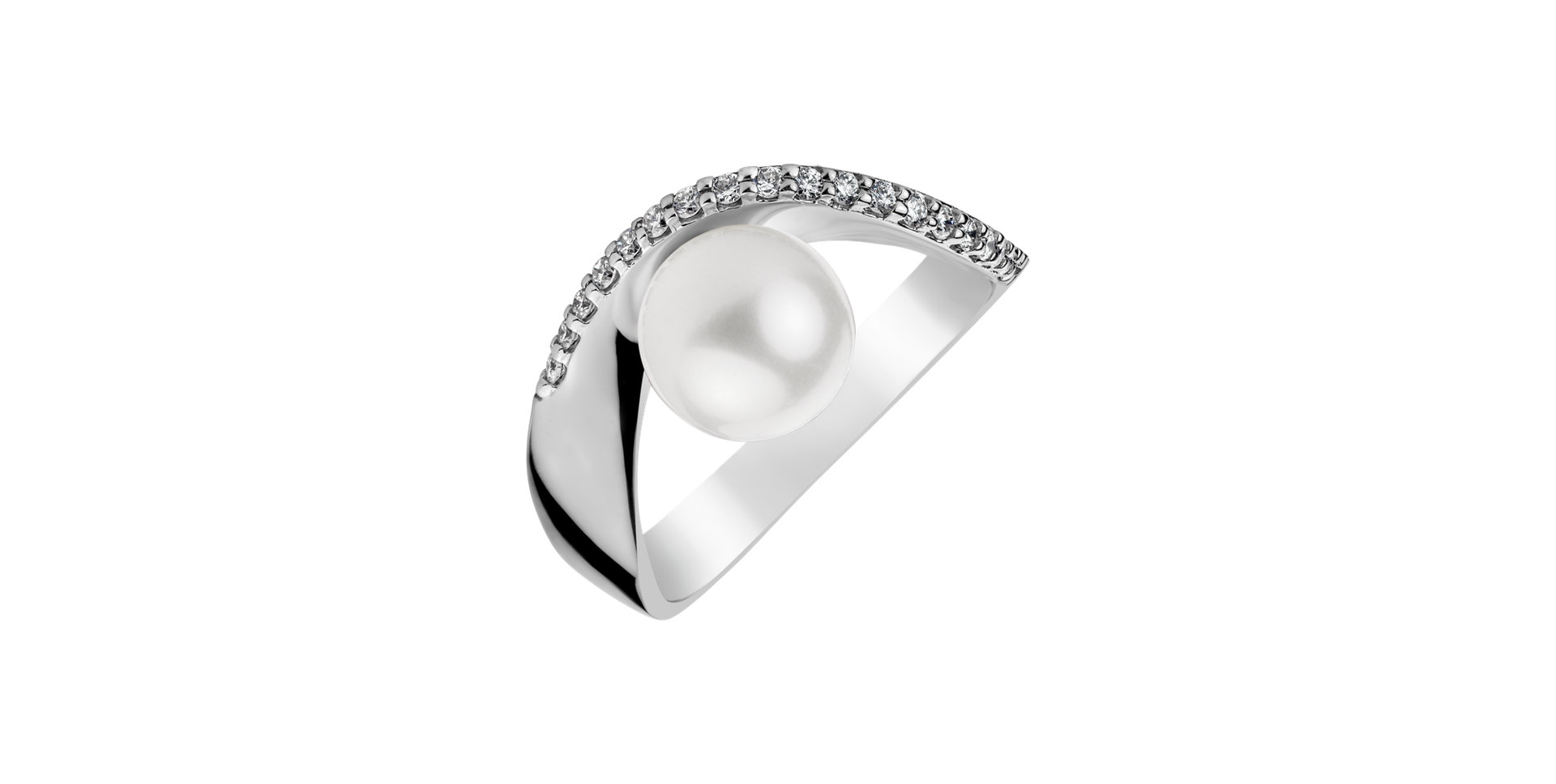 Diamond ring with Pearl Queen of Pearl