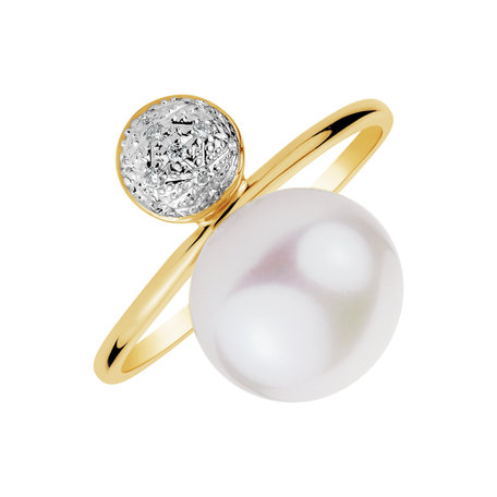 Diamond ring with Pearl Duchess Pleasure